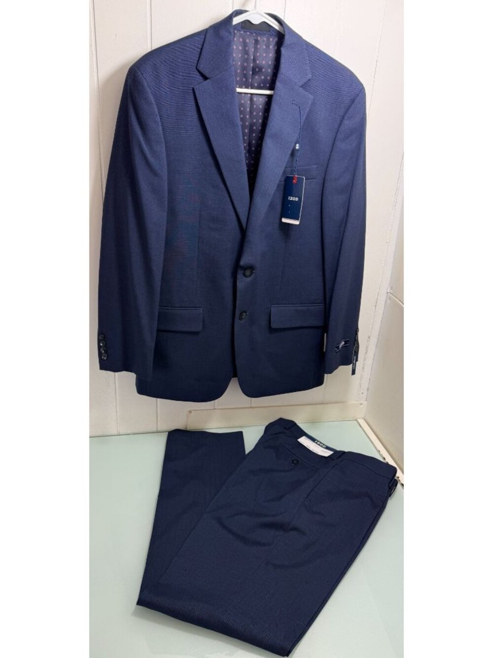 IZOD Mens 2 Piece Suit 38R Blazer 32x32 Pants Blue Double Vent 2 Button Stretch